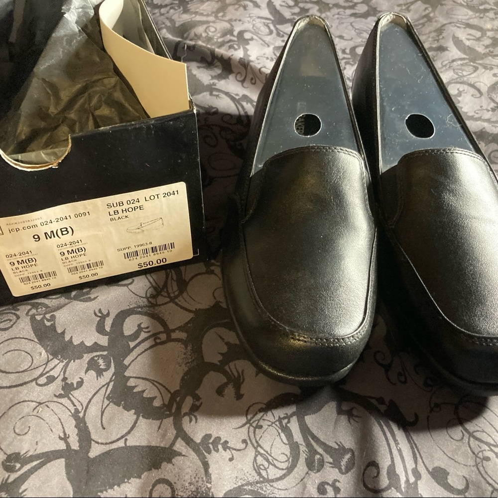 Professional, Liz Baker, Hope black flats size 9M